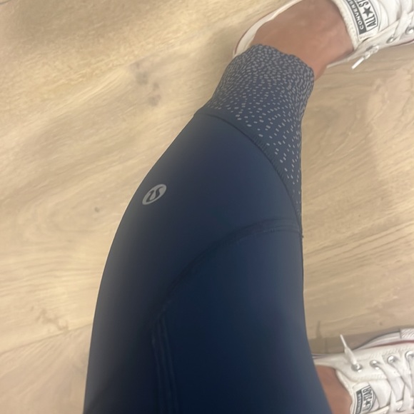 Lululemoon pants on dark blue size 0. - Picture 2 of 8